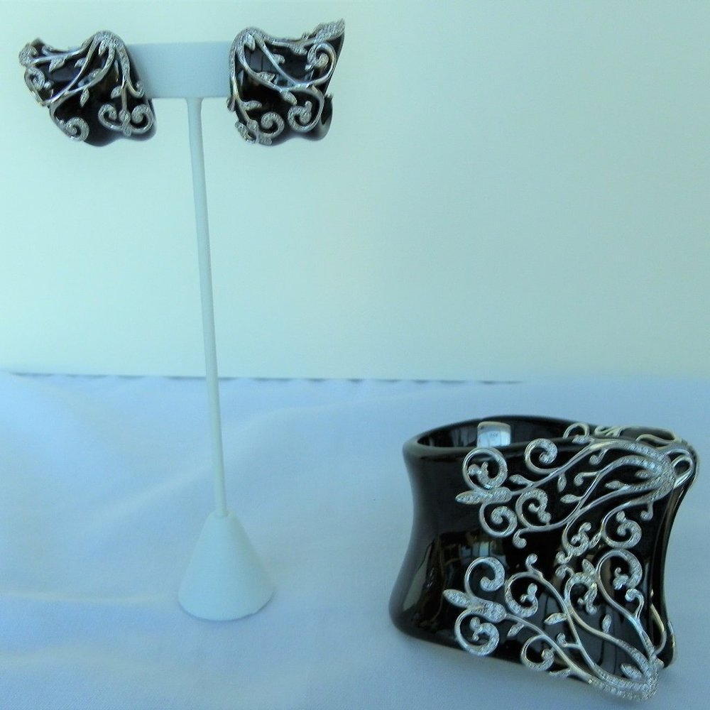 BELLE ETOILE ANASTACIA Bangle Bracelet & Earrings